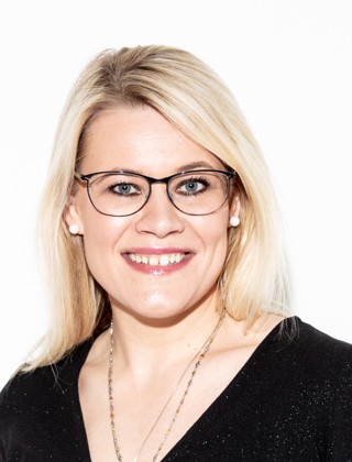 Sunna Björg Helgadóttir 2106832919